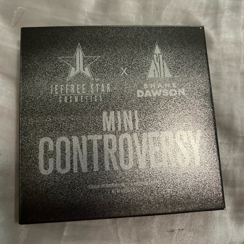 Jeffree Star x Shane Dawson Mini Controversy Eyeshadow Palette